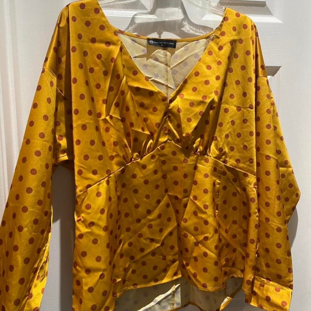 Fashion To Figure Yellow and Brown polka dot blouse Size 0